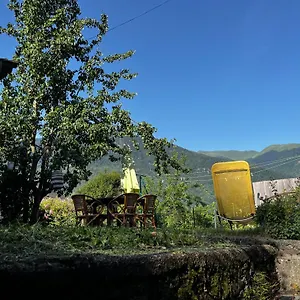 Сasa de vacaciones Maison De Village Avec Vue Sur Les Montagnes Et Jardin Privatif, Montauban-de-Luchon